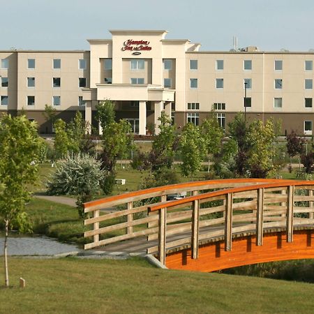 Hampton Inn & Suites Red Deer Penhold Exteriör bild