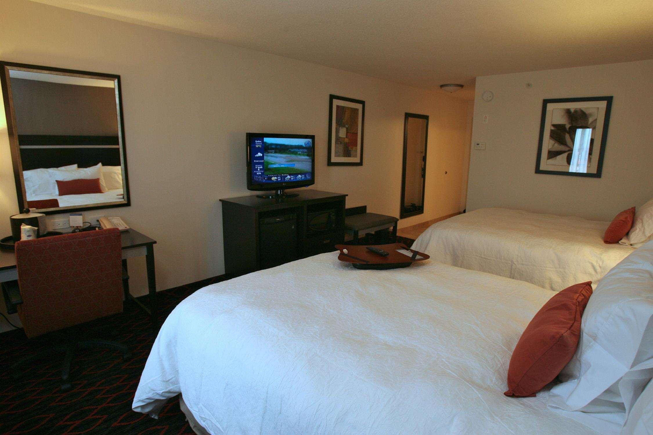 Hampton Inn & Suites Red Deer Penhold Rum bild