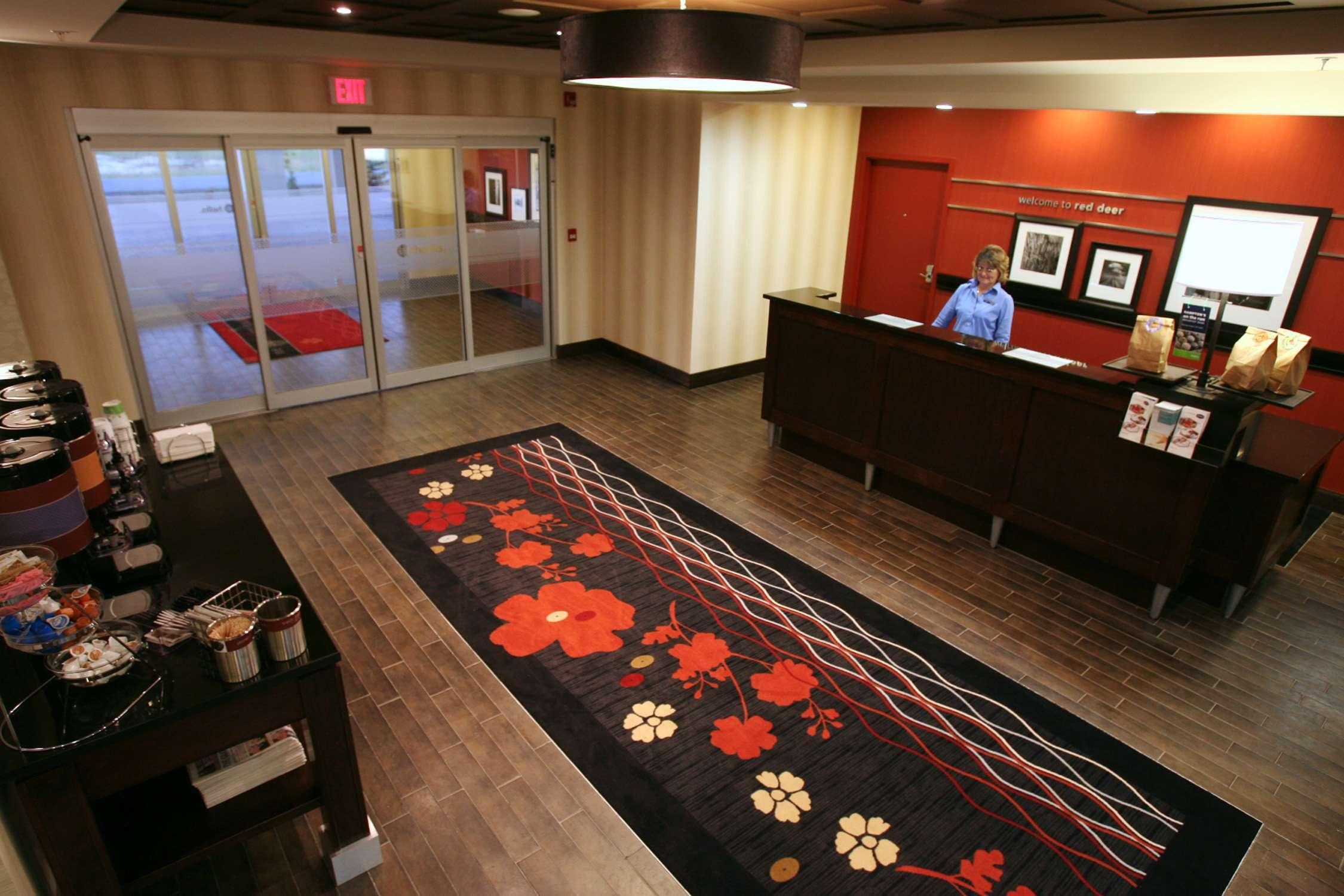 Hampton Inn & Suites Red Deer Penhold Inreriör bild