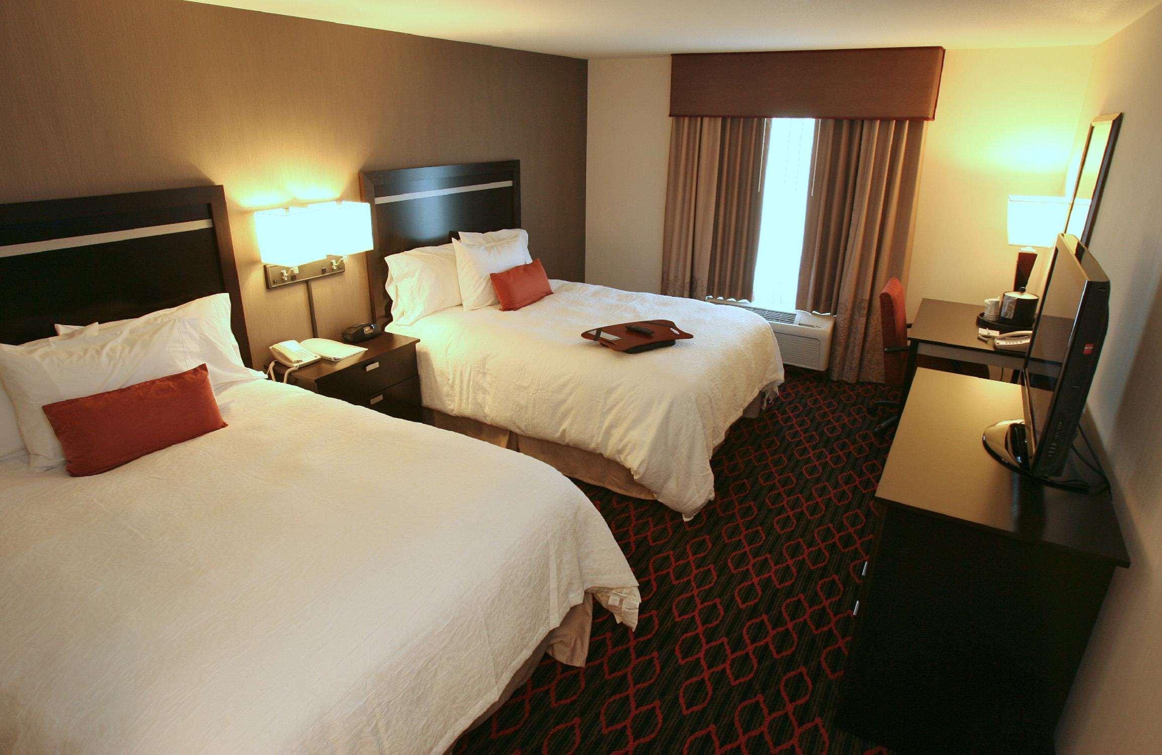 Hampton Inn & Suites Red Deer Penhold Rum bild