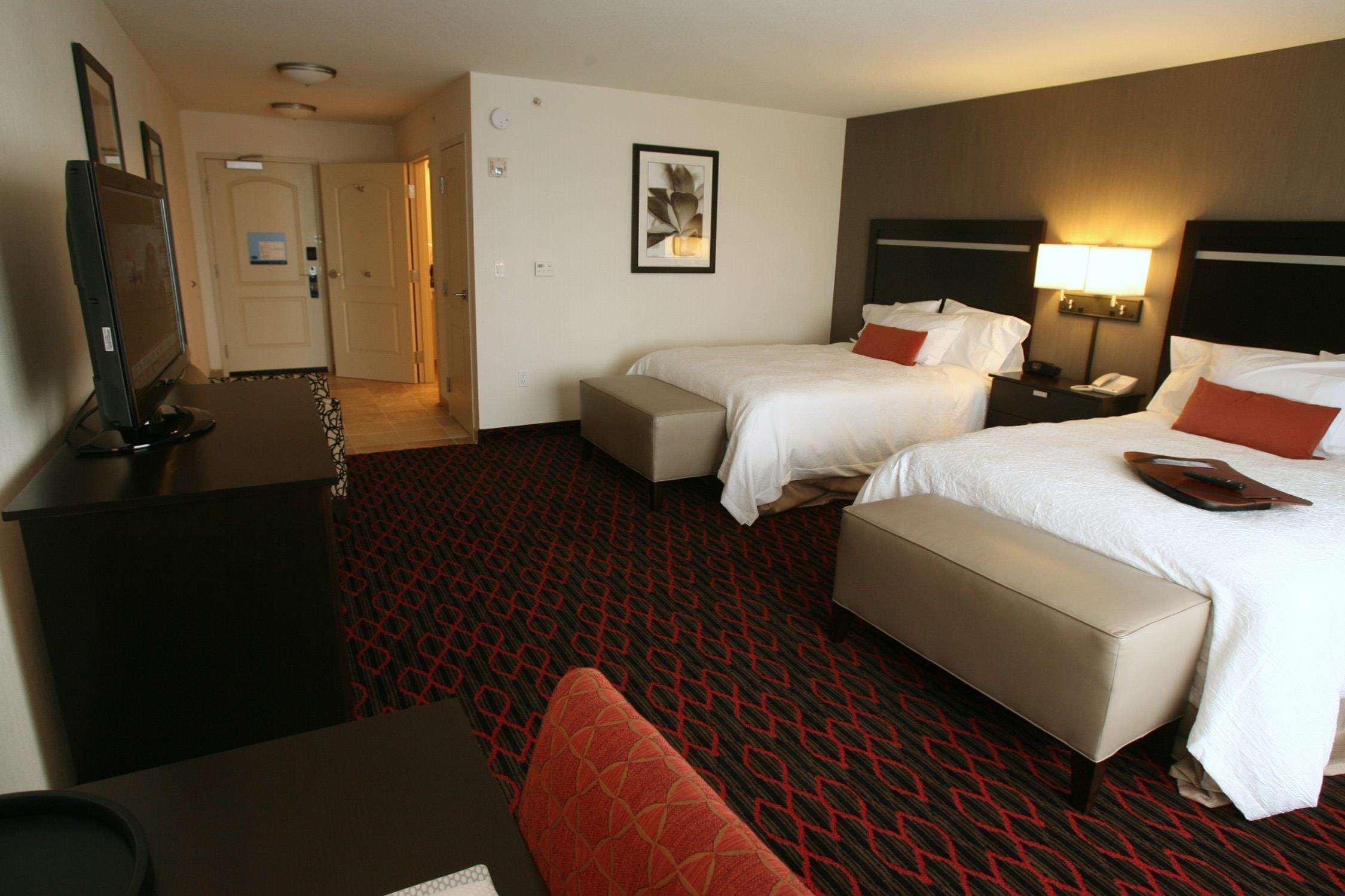 Hampton Inn & Suites Red Deer Penhold Rum bild