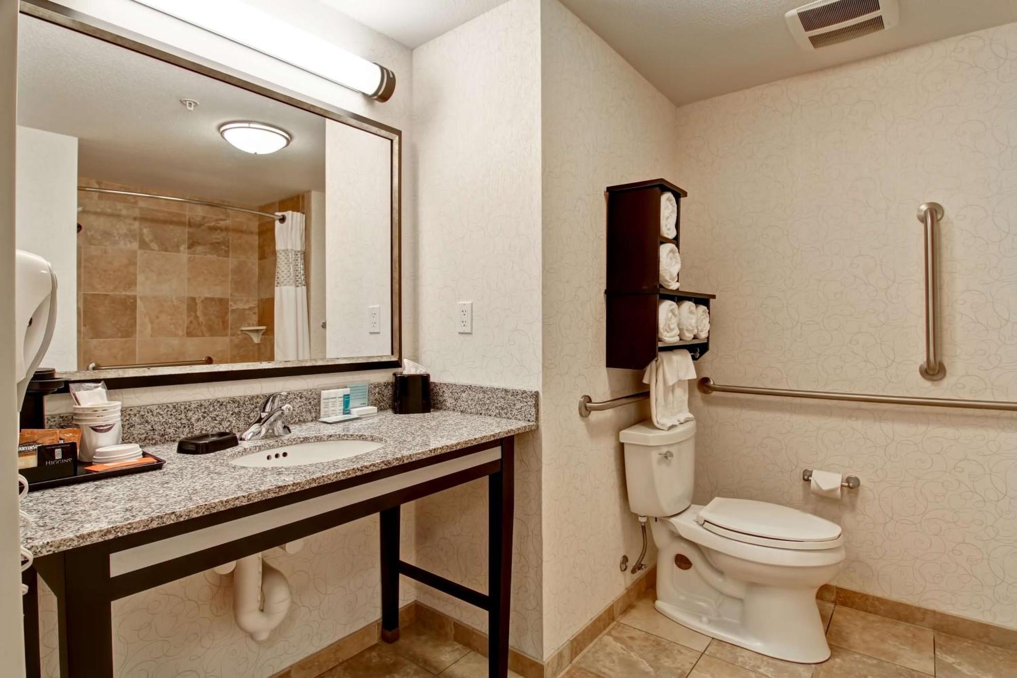 Hampton Inn & Suites Red Deer Penhold Exteriör bild