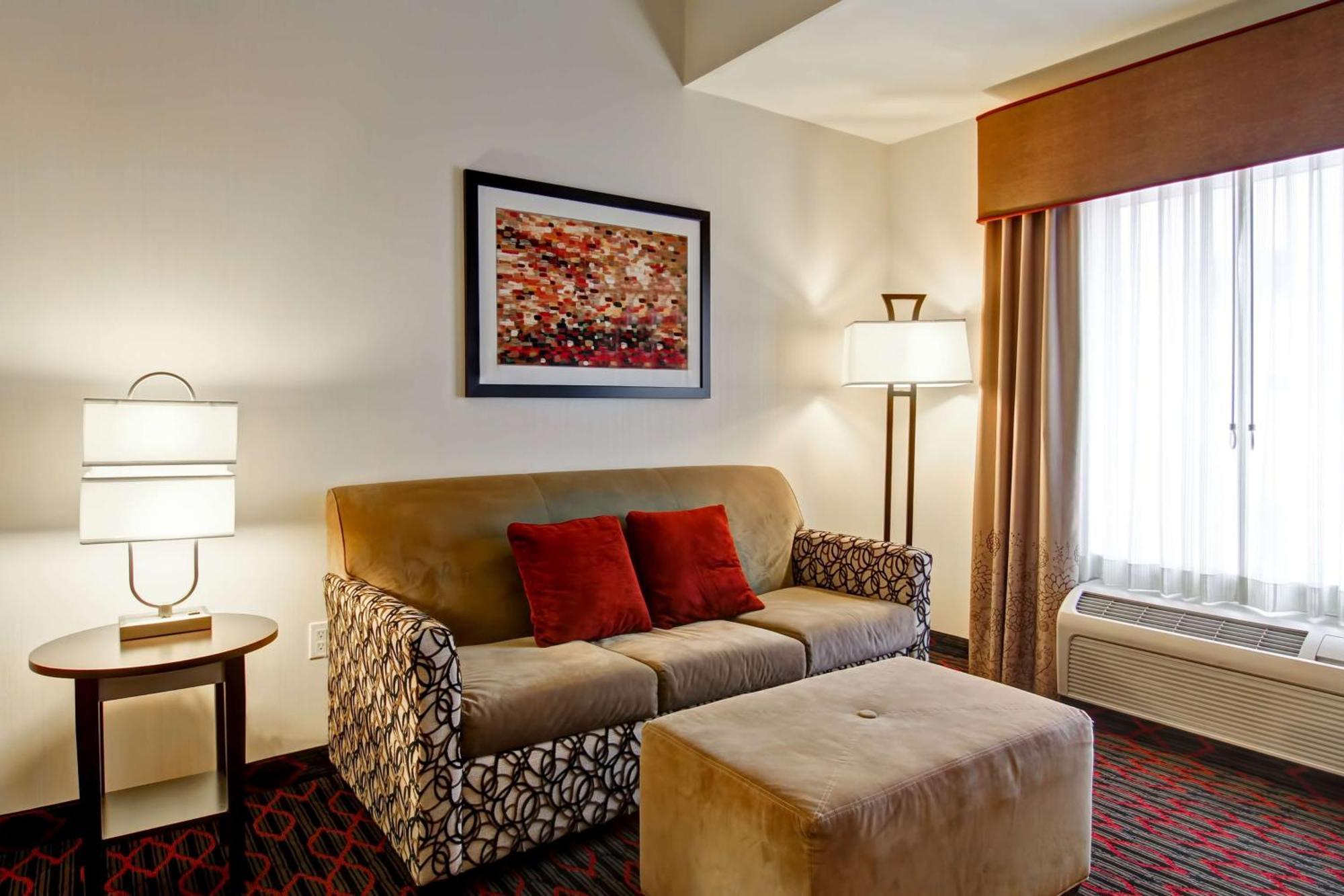 Hampton Inn & Suites Red Deer Penhold Exteriör bild