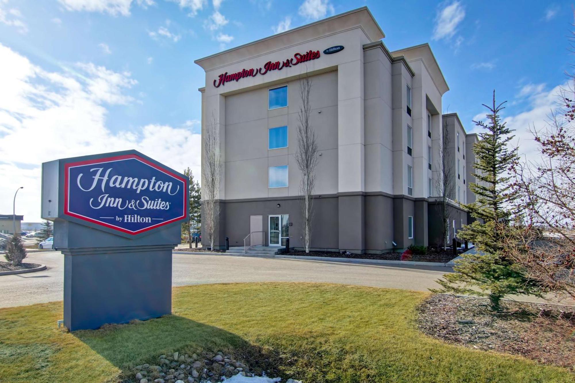 Hampton Inn & Suites Red Deer Penhold Exteriör bild